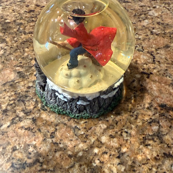 Retired Ltd Ed.  Warner Bros. Red and Blue Harry Potter Snow Globe Collectib - Picture 4 of 6